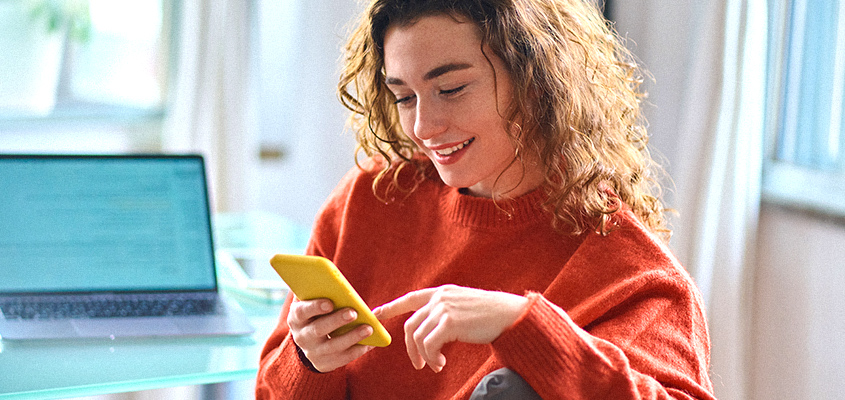 Which recharge app is better?