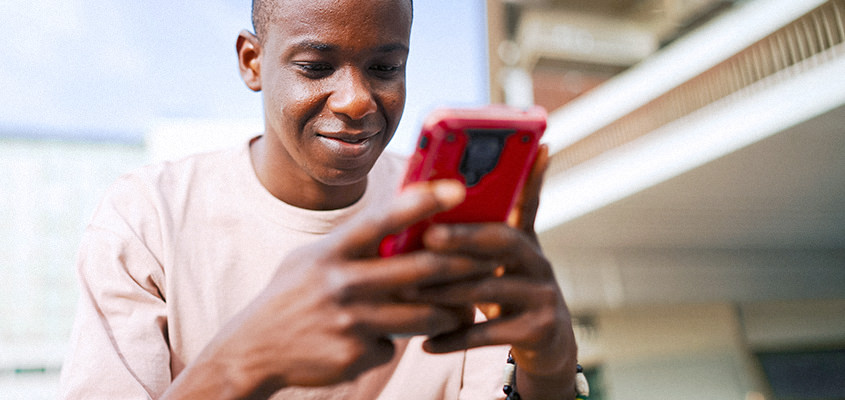 Which app supports more operators?